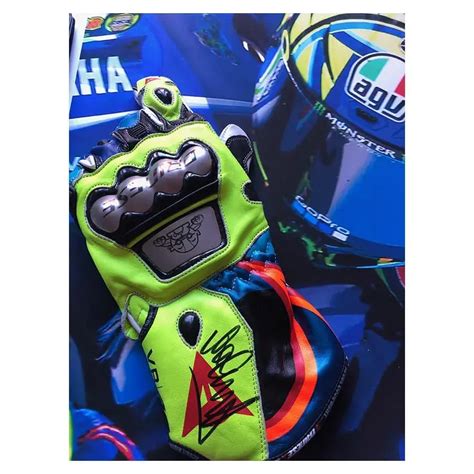 réplique moto gp valentino rossi echelle 1 4
